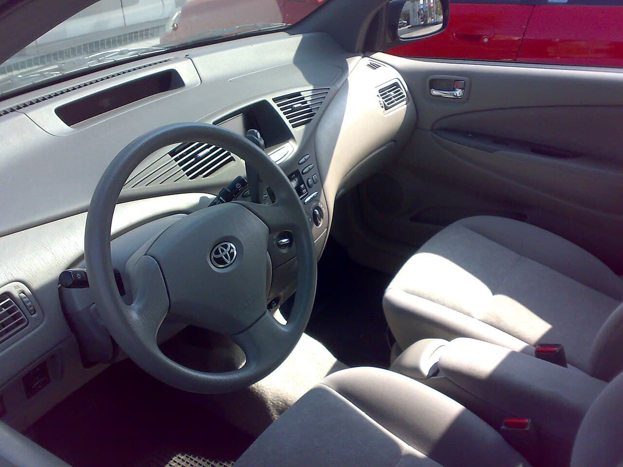 Toyota Prius v PRIUS 5 - zdjęcie 4